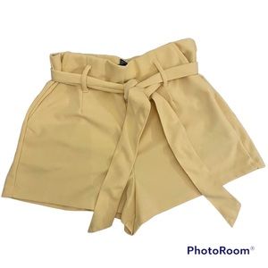 High Waisted Yellow Shorts⭐️